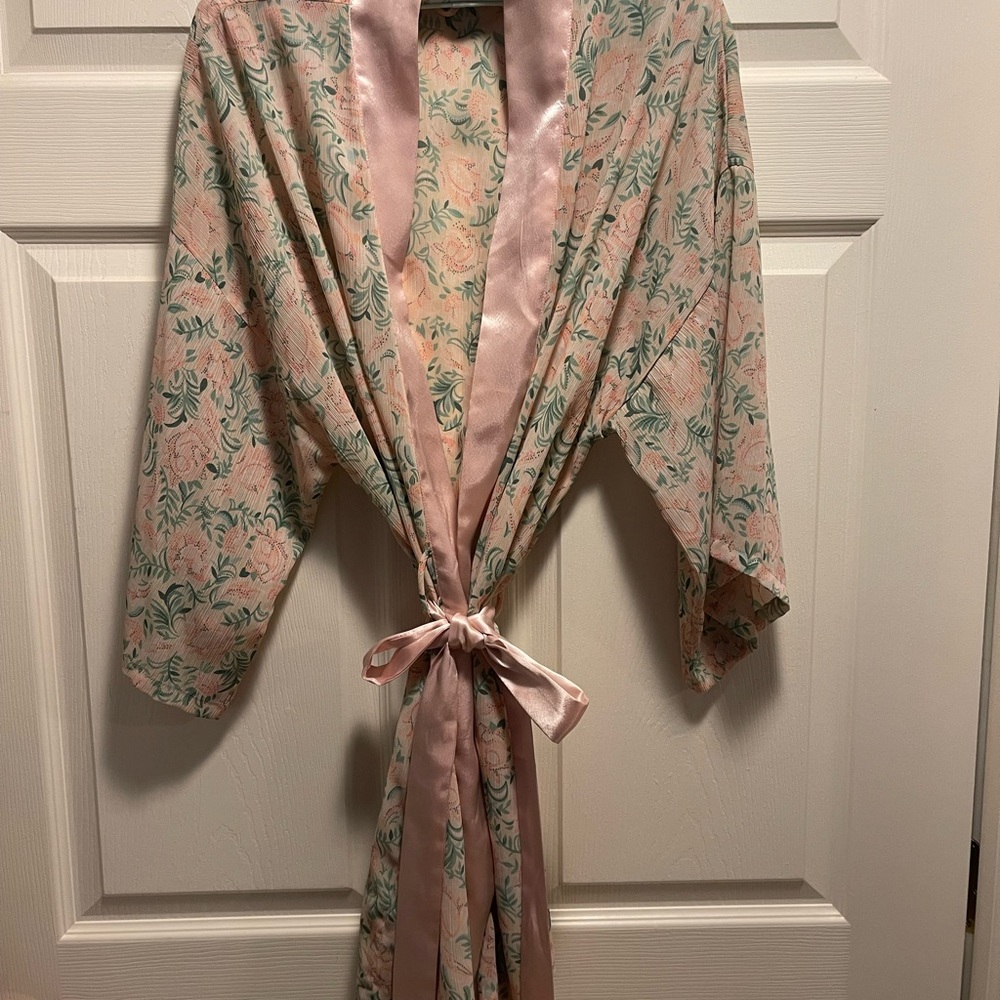 Victoria's Secret Pink Floral Robe